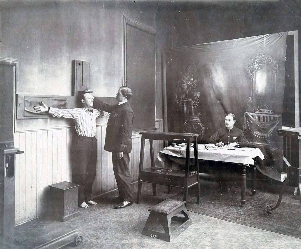 Measuring the mobile body