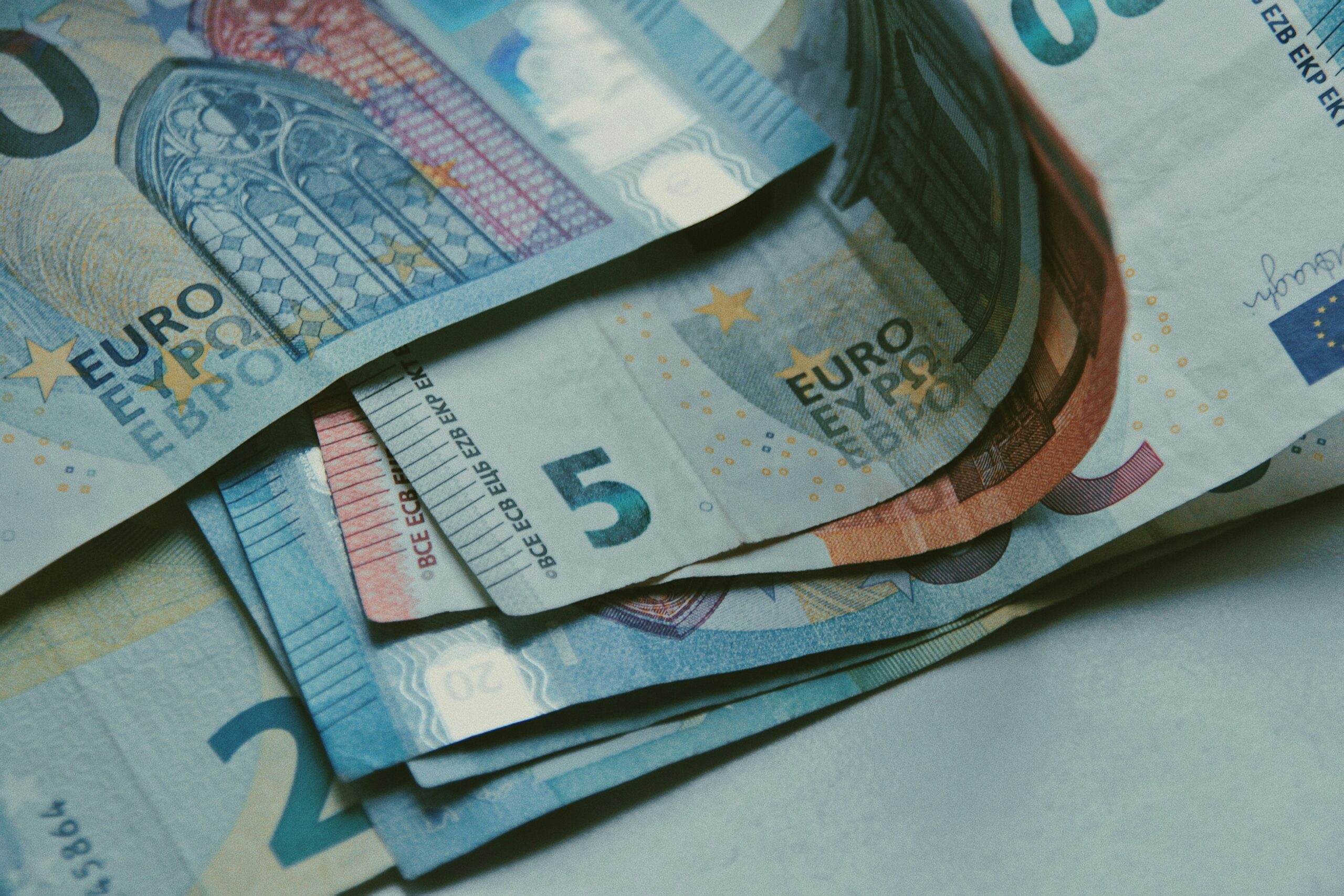 Poverty erodes European rights (and vote)